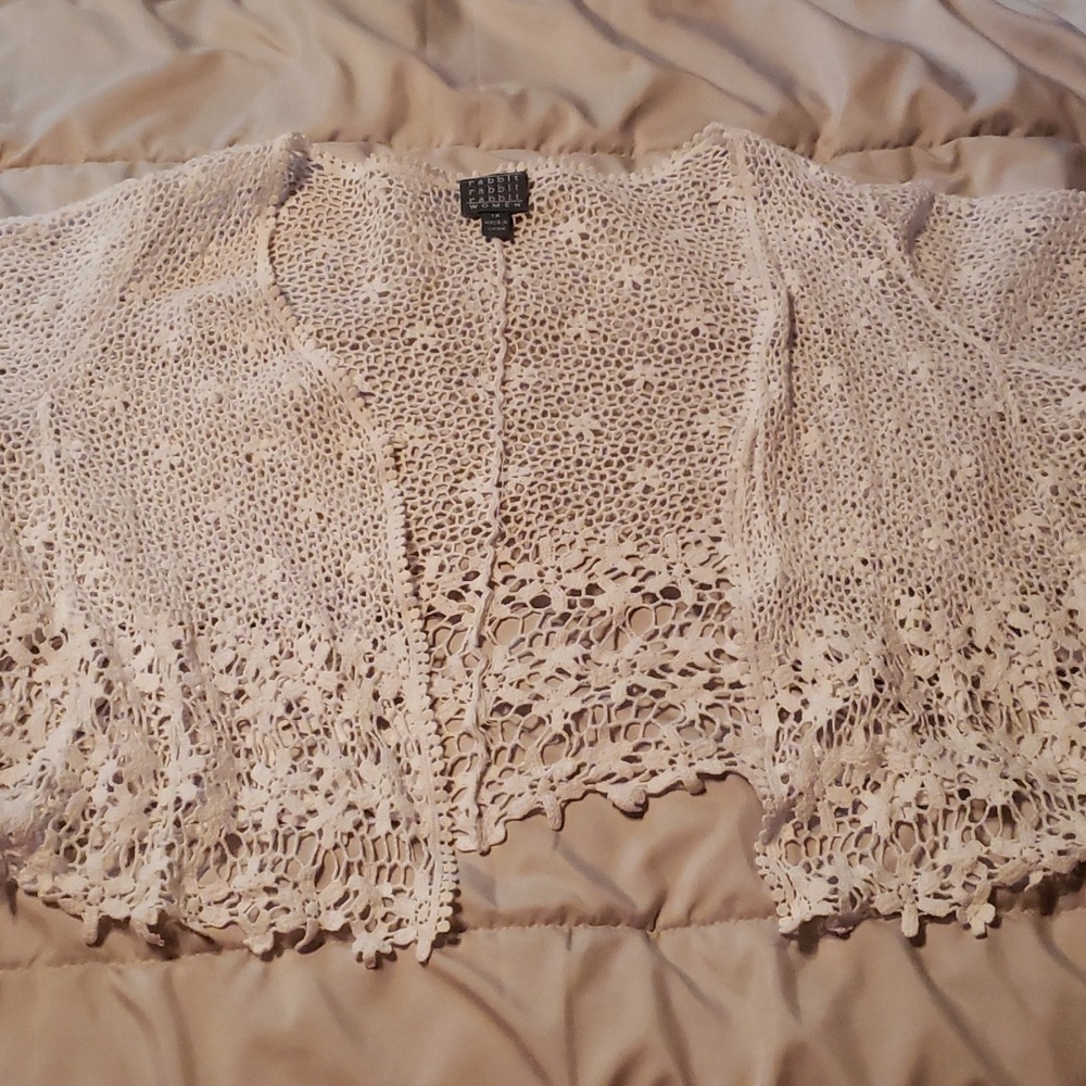 Women's crocheted cropped shawl cover it has sleeves 3/4